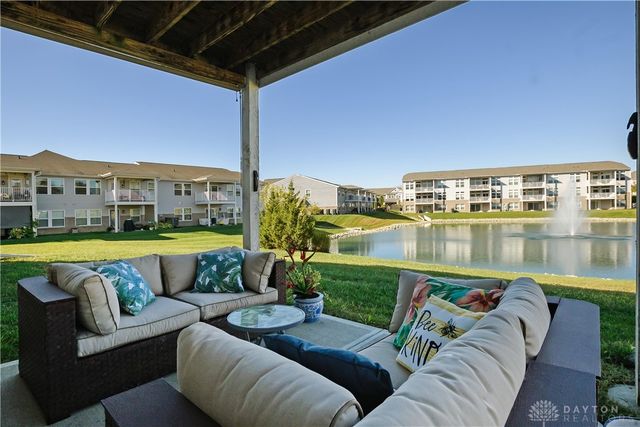 5 Old Pond Road, Springboro, OH 45066