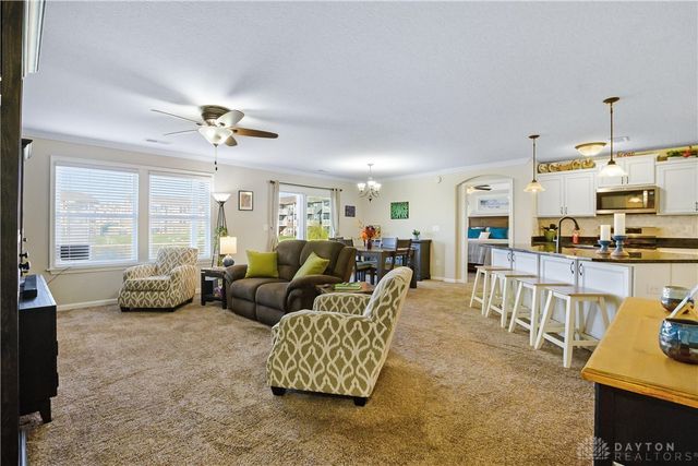 5 Old Pond Road, Springboro, OH 45066