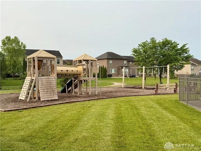 5 Old Pond Road, Springboro, OH 45066