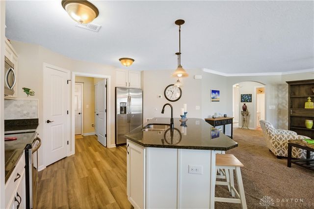 5 Old Pond Road, Springboro, OH 45066