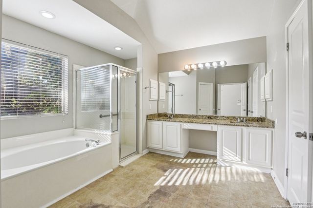 10462 Trailway Oak, San Antonio, TX 78240