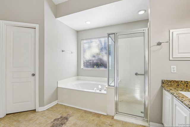 10462 Trailway Oak, San Antonio, TX 78240