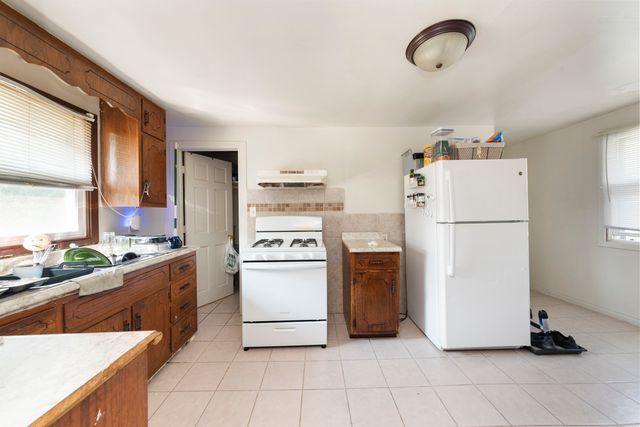 8 Osgood Street, Joliet, IL 60433