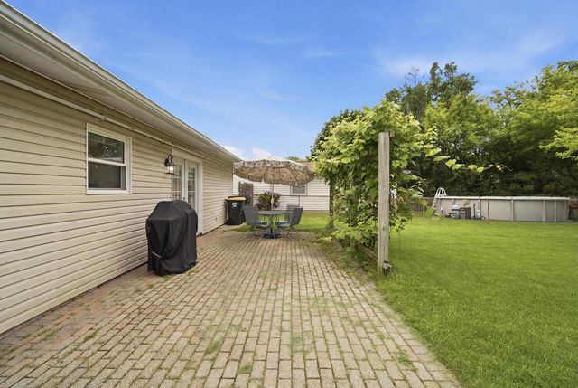890 Yorkshire Drive, Hanover Park, IL 60133