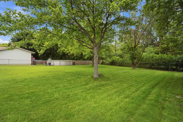890 Yorkshire Drive, Hanover Park, IL 60133