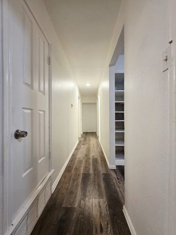 926 W Embercrest Drive, Arlington, TX 76017
