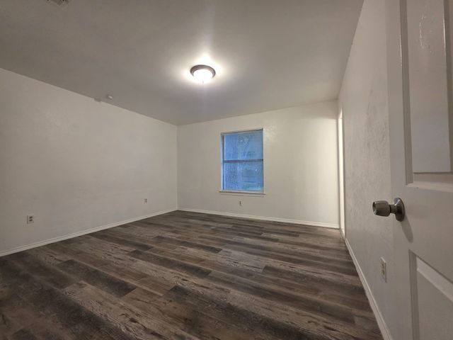 926 W Embercrest Drive, Arlington, TX 76017