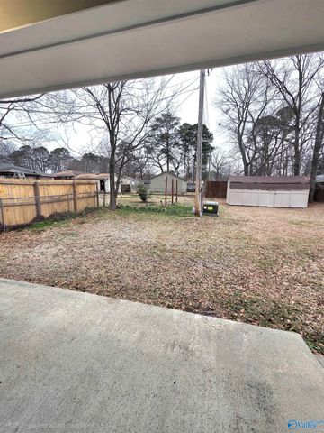 407 Pine Street, Hartselle, AL 35640