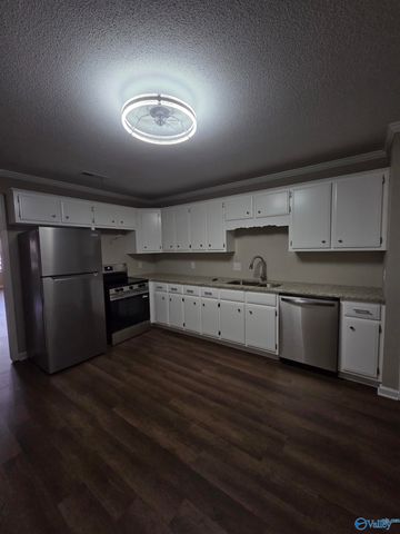 407 Pine Street, Hartselle, AL 35640