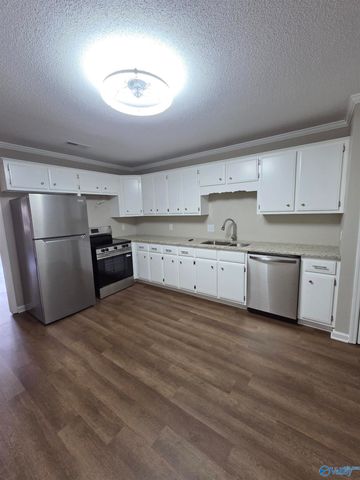 407 Pine Street, Hartselle, AL 35640