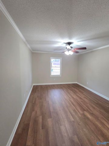 407 Pine Street, Hartselle, AL 35640