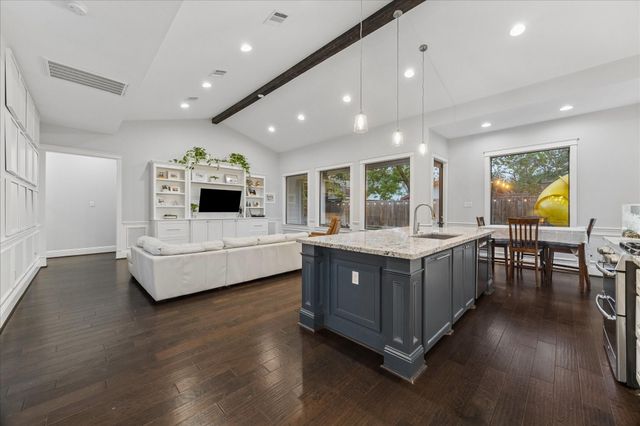 1418 Chamboard Lane, Houston, TX 77018