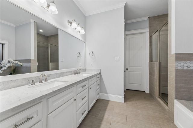 1418 Chamboard Lane, Houston, TX 77018