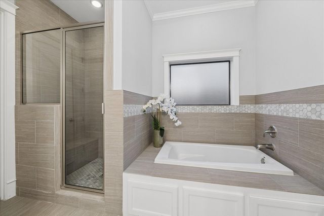 1418 Chamboard Lane, Houston, TX 77018