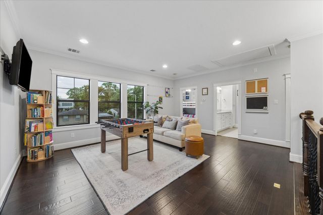 1418 Chamboard Lane, Houston, TX 77018