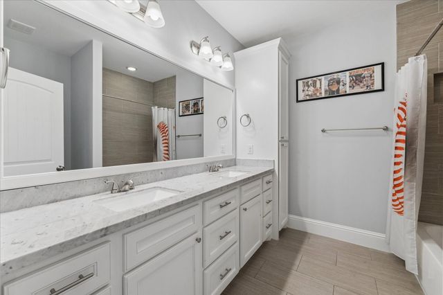 1418 Chamboard Lane, Houston, TX 77018