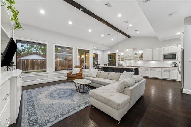 1418 Chamboard Lane, Houston, TX 77018