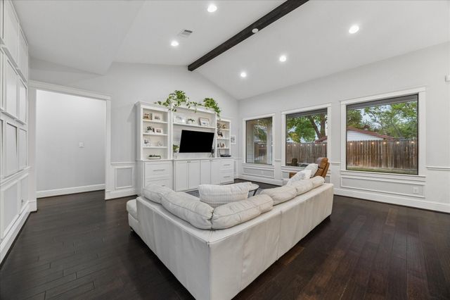 1418 Chamboard Lane, Houston, TX 77018