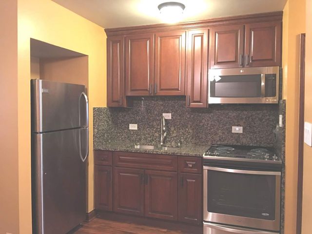 1001 N Harlem Avenue B, Oak Park, IL 60302