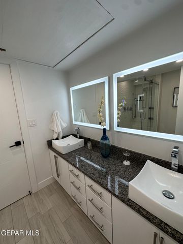 350 Thunderbird Drive 14, El Paso, TX 79912