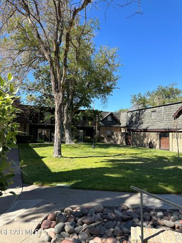 350 Thunderbird Drive 14, El Paso, TX 79912