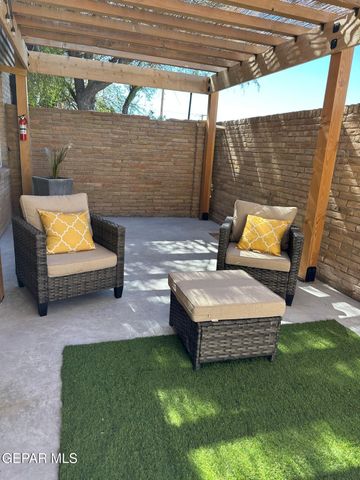 350 Thunderbird Drive 14, El Paso, TX 79912