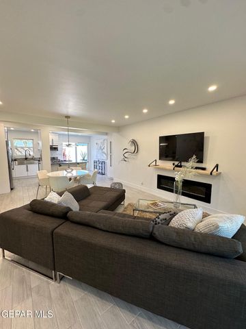 350 Thunderbird Drive 14, El Paso, TX 79912