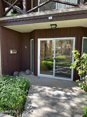 350 Thunderbird Drive 14, El Paso, TX 79912