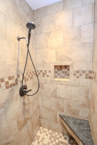 450 Bridle Path Ln, Hartsville, TN 37074