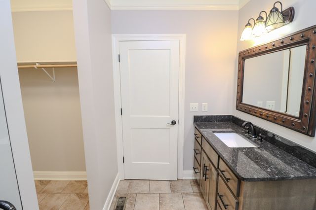 450 Bridle Path Ln, Hartsville, TN 37074