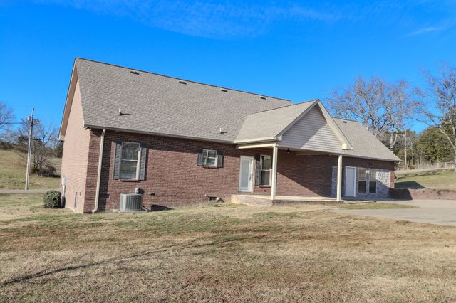 450 Bridle Path Ln, Hartsville, TN 37074