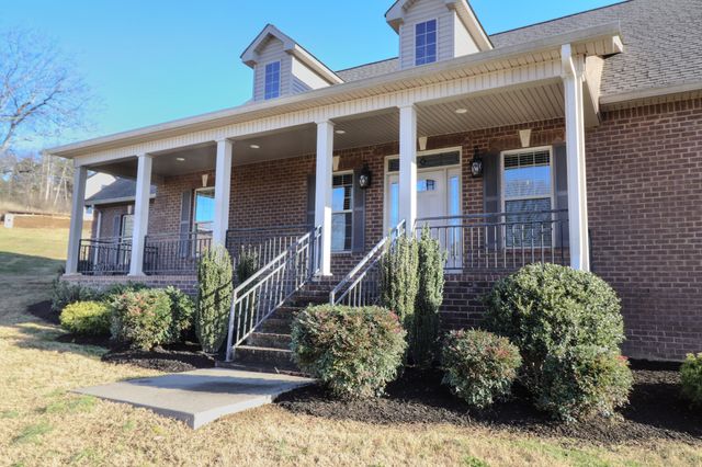 450 Bridle Path Ln, Hartsville, TN 37074