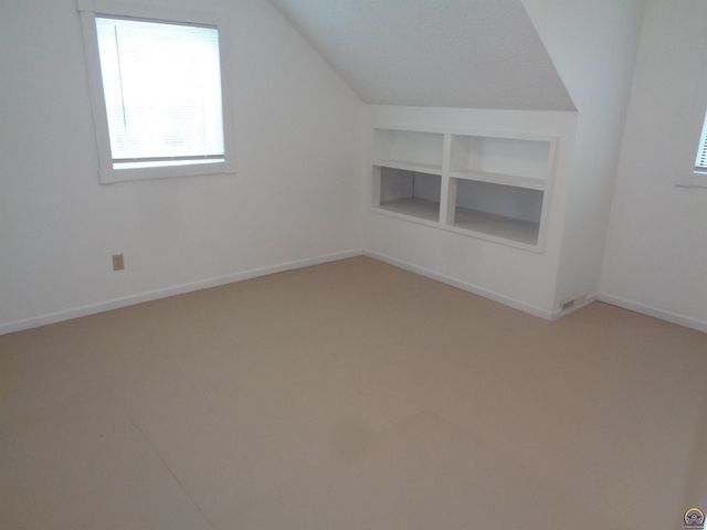 3633 SW 38th TER, Topeka, KS 66610