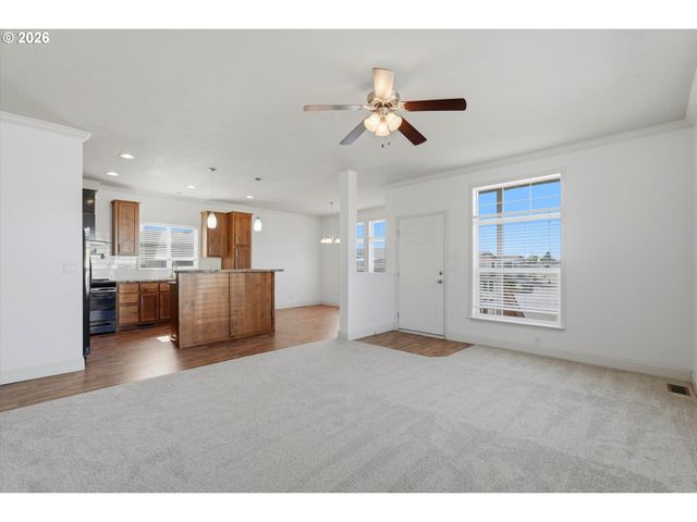 1000 S MCKERN Ct 94, Newberg, OR 97132