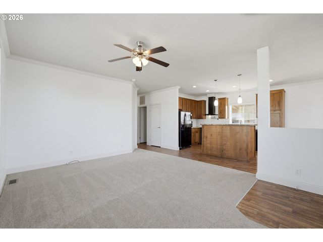 1000 S MCKERN Ct 94, Newberg, OR 97132