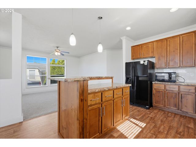 1000 S MCKERN Ct 94, Newberg, OR 97132