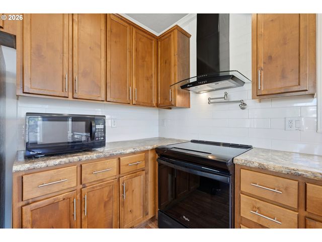 1000 S MCKERN Ct 94, Newberg, OR 97132