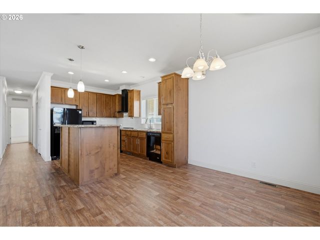 1000 S MCKERN Ct 94, Newberg, OR 97132