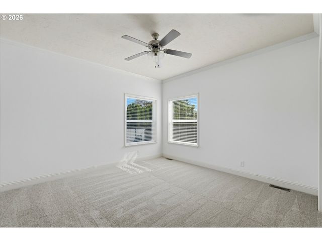 1000 S MCKERN Ct 94, Newberg, OR 97132