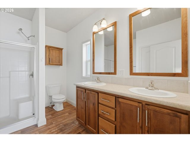 1000 S MCKERN Ct 94, Newberg, OR 97132