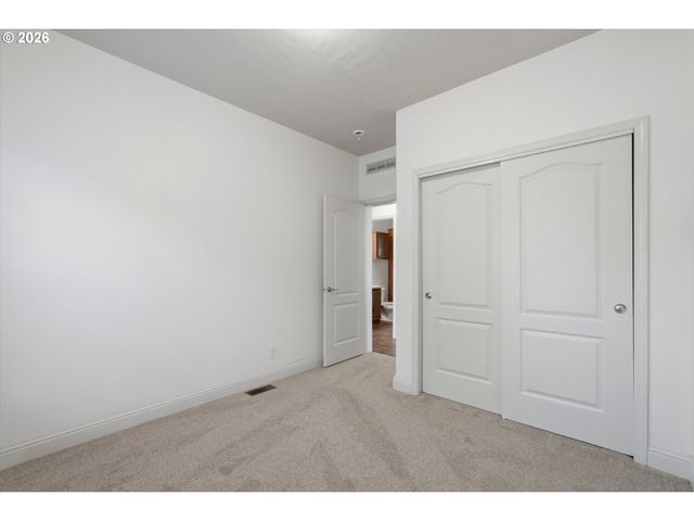 1000 S MCKERN Ct 94, Newberg, OR 97132