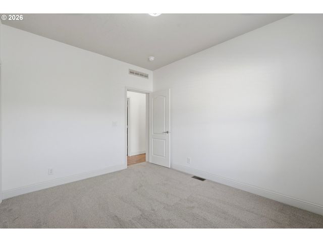 1000 S MCKERN Ct 94, Newberg, OR 97132