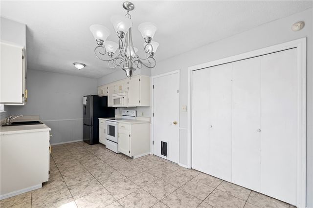 2212 W Tulsa Street, Siloam Springs, AR 72761