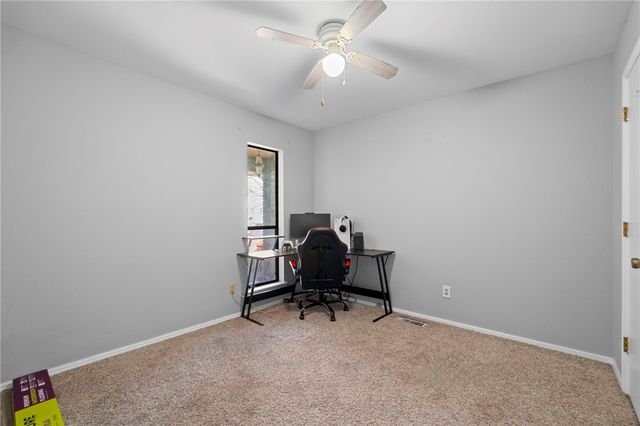 2212 W Tulsa Street, Siloam Springs, AR 72761