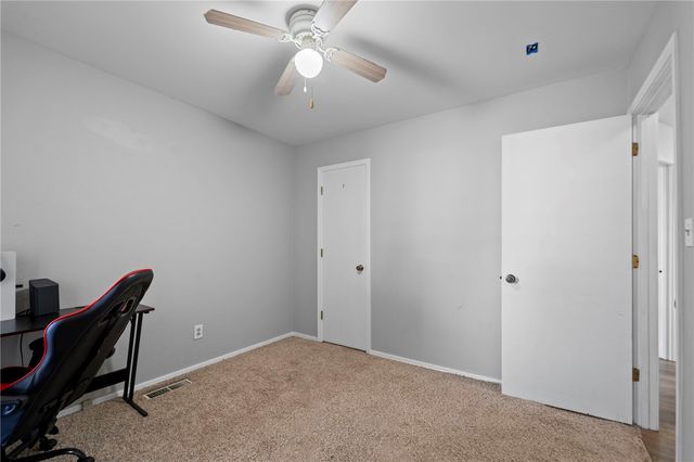 2212 W Tulsa Street, Siloam Springs, AR 72761