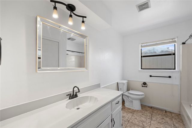 2212 W Tulsa Street, Siloam Springs, AR 72761