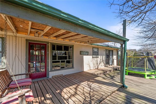 2212 W Tulsa Street, Siloam Springs, AR 72761