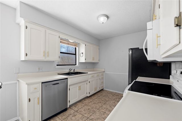 2212 W Tulsa Street, Siloam Springs, AR 72761