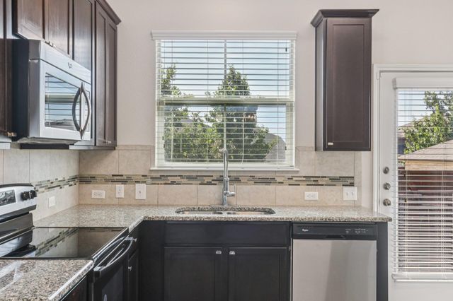 1200 S 10th ST 1201, Pflugerville, TX 78660