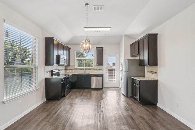 1200 S 10th ST 1201, Pflugerville, TX 78660